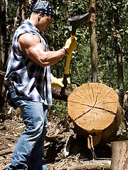Big muscled dude outdoors