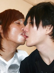 Asian boy Tsuyoshi sucks on Ryo, then they switch
