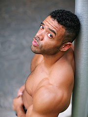 The nastiest black man on LiveMuscleShow