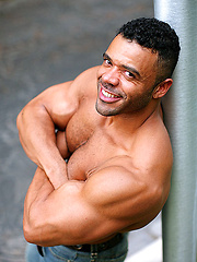 The nastiest black man on LiveMuscleShow