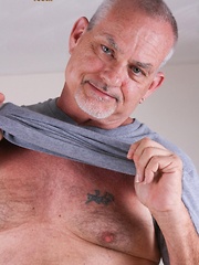 Silver bear Tiger Thompson is a tall Texan that loves having his ass eaten