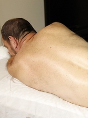 Sexy daddy bear Stephen Edwards loves a massage with a happy ending