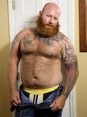 Sexy ginger bear Rusty G is back with a full beard and full on hot sticky cum