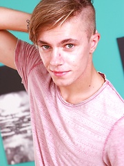 Myles Cumbersome busts a load onto his stomach.